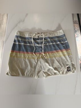 Marine Layer Men's Board Shorts Size 34